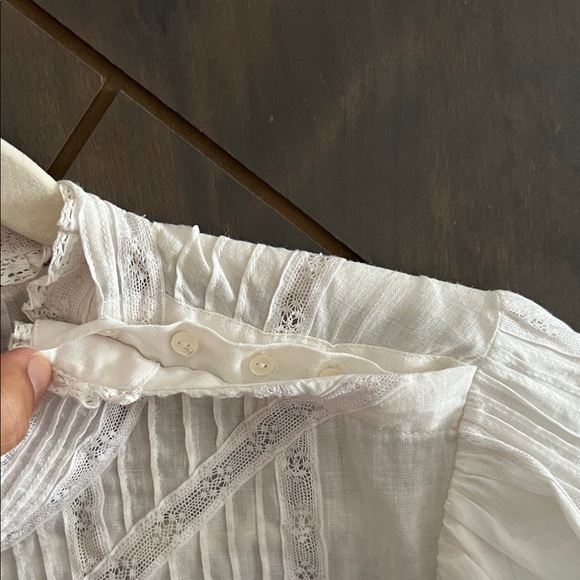 Doen Cream Blouse with Delicate Details - Picture 6 of 8